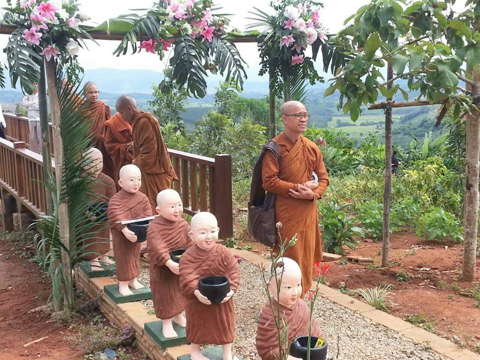 พระพุทธยานันทภิกขุหลวงพ่อมหาดิเรกพุทธยานันโทDirekSaksithDevaNandaดิเรกศักดิ์สิทธิ์นวัตกรรมการเจริญสติแบบเคลื่อนไหวแนวหลวงพ่อเทียนจิตตสุโภBuddhismVipassanaวิปัสสนาศาสนาพุทธพุทธศาสนา Dynamic Meditationนวัตกรรมแห่งสติmindfulnessclubชมรมคนรักสติพลิกใจให้ตื่นรู้เซนสยามนาโนแห่งมหาสติวัดพระธาตุแสงเทียนแพร่